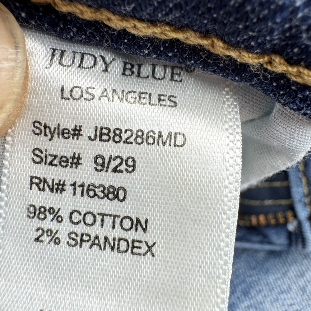 Judy Blue “Boyfriend Fit” Distressed Denim Jeans - Picture 9 of 11